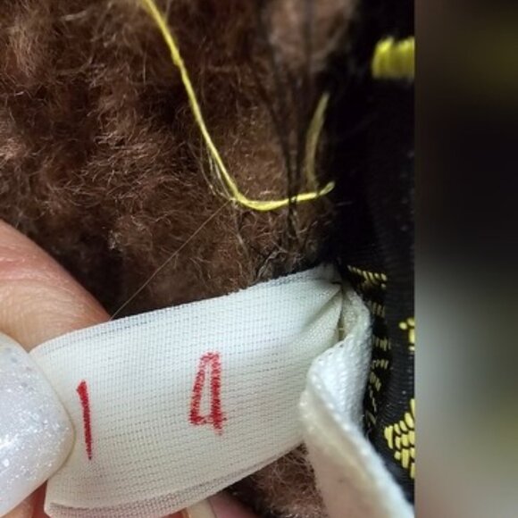 Vintage 1980s Sleeveless Sheepskin Vest - Picture 15 of 15